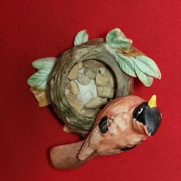 Vintage IW Rice Cardinal Bird Perched on Nest Porcelain Figurine - Picture 4 of 13